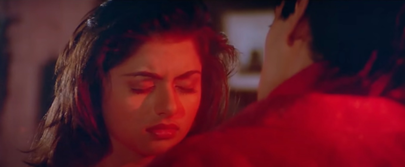Salman Khan, Bhagyashree kissing scene from Maine Pyaar Kiya