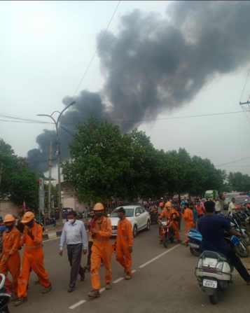 Workers being evacuated from HPCL plant
