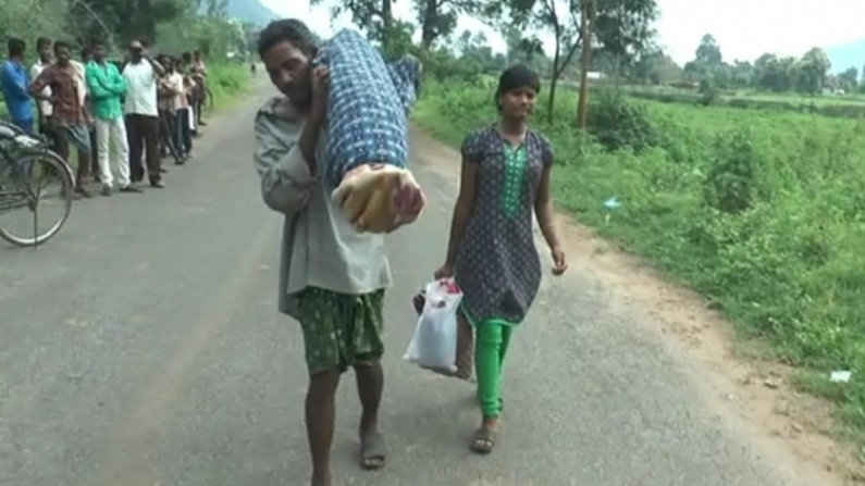 Daughter Of Odisha Man Who Carried Wifes Corpse For 10 Km Clears Class 