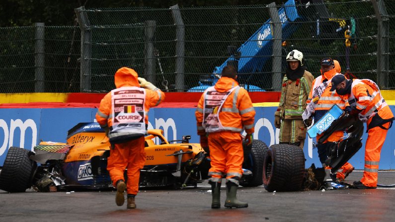 Norris in mega crash in rain-hit Belgian Grand Prix qualifying | News9 Live